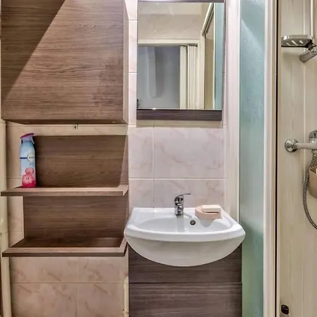 Charmant appartement T1 dans le quartier Crimée Appartamento *