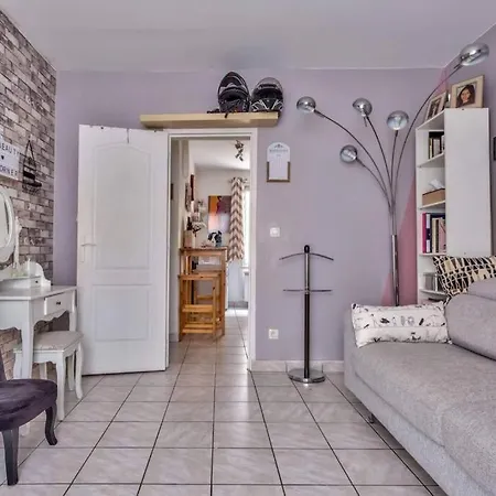 Charmant appartement T1 dans le quartier Crimée * Parigi